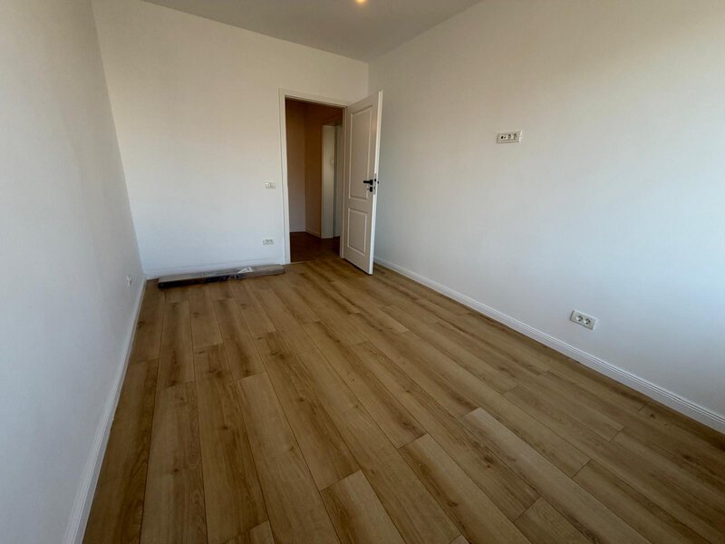 Nicolae Grigorescu, 4 minute metrou,