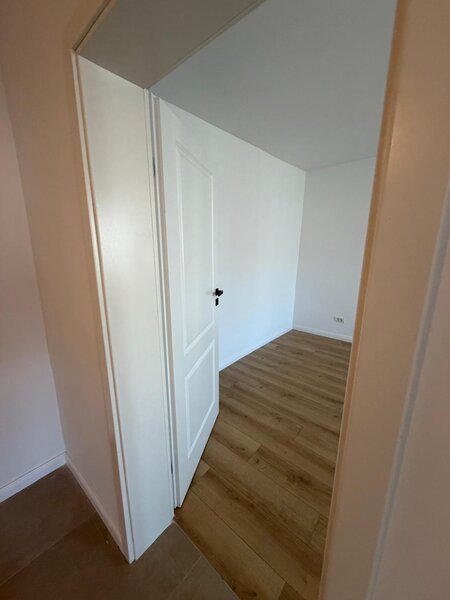 Nicolae Grigorescu, 4 minute metrou,